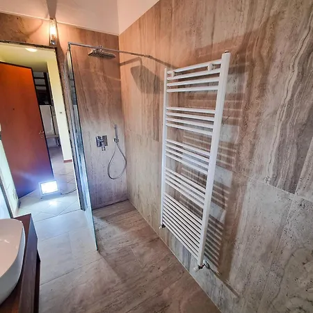 Vista Da Sogno * Pino Lago Maggiore