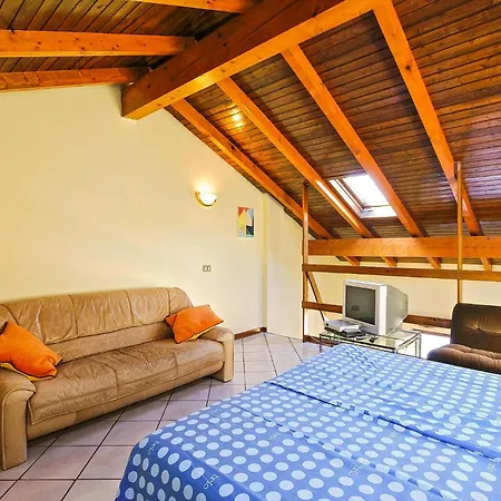 Vista Da Sogno * Pino Lago Maggiore